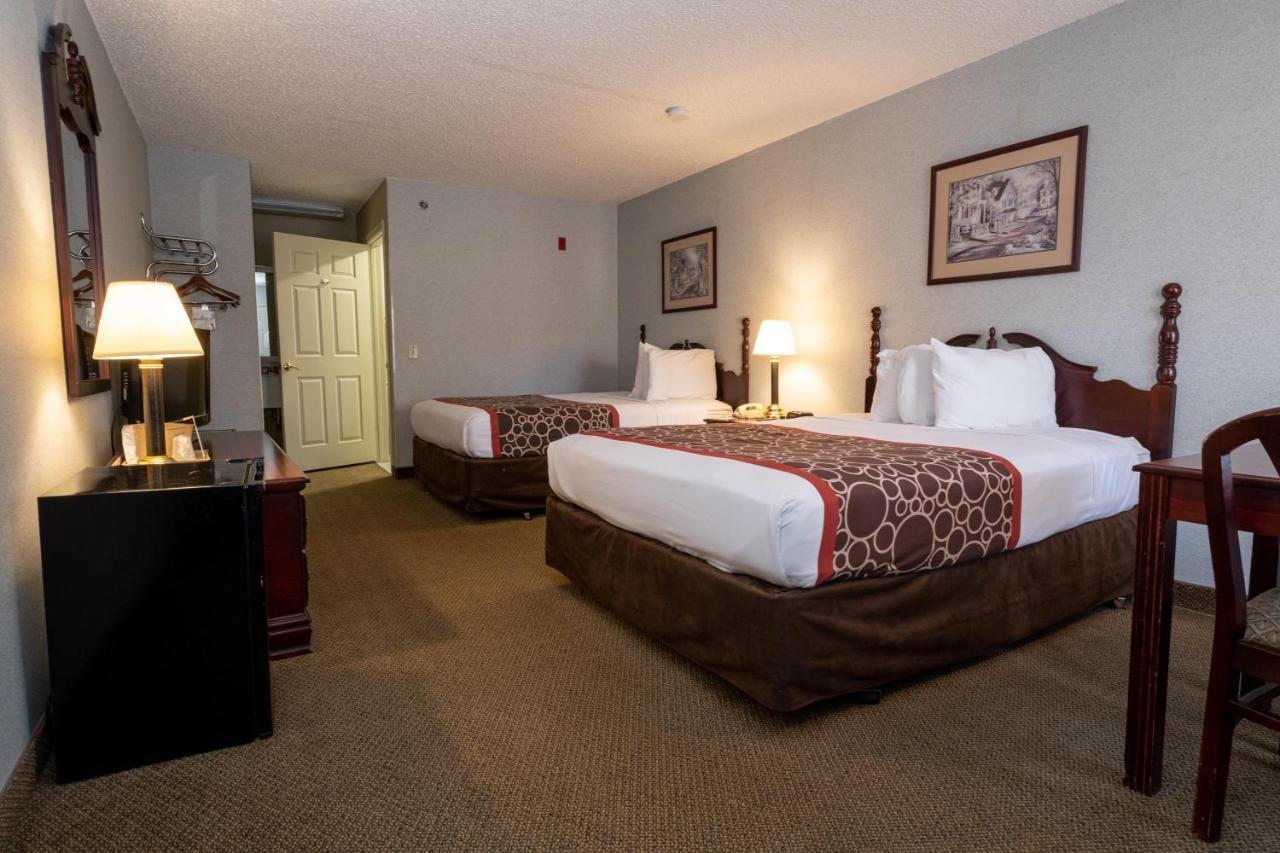 Hilltop Inn & Suites, Near Foxwoods Casino Норт-Стонінгтон Екстер'єр фото