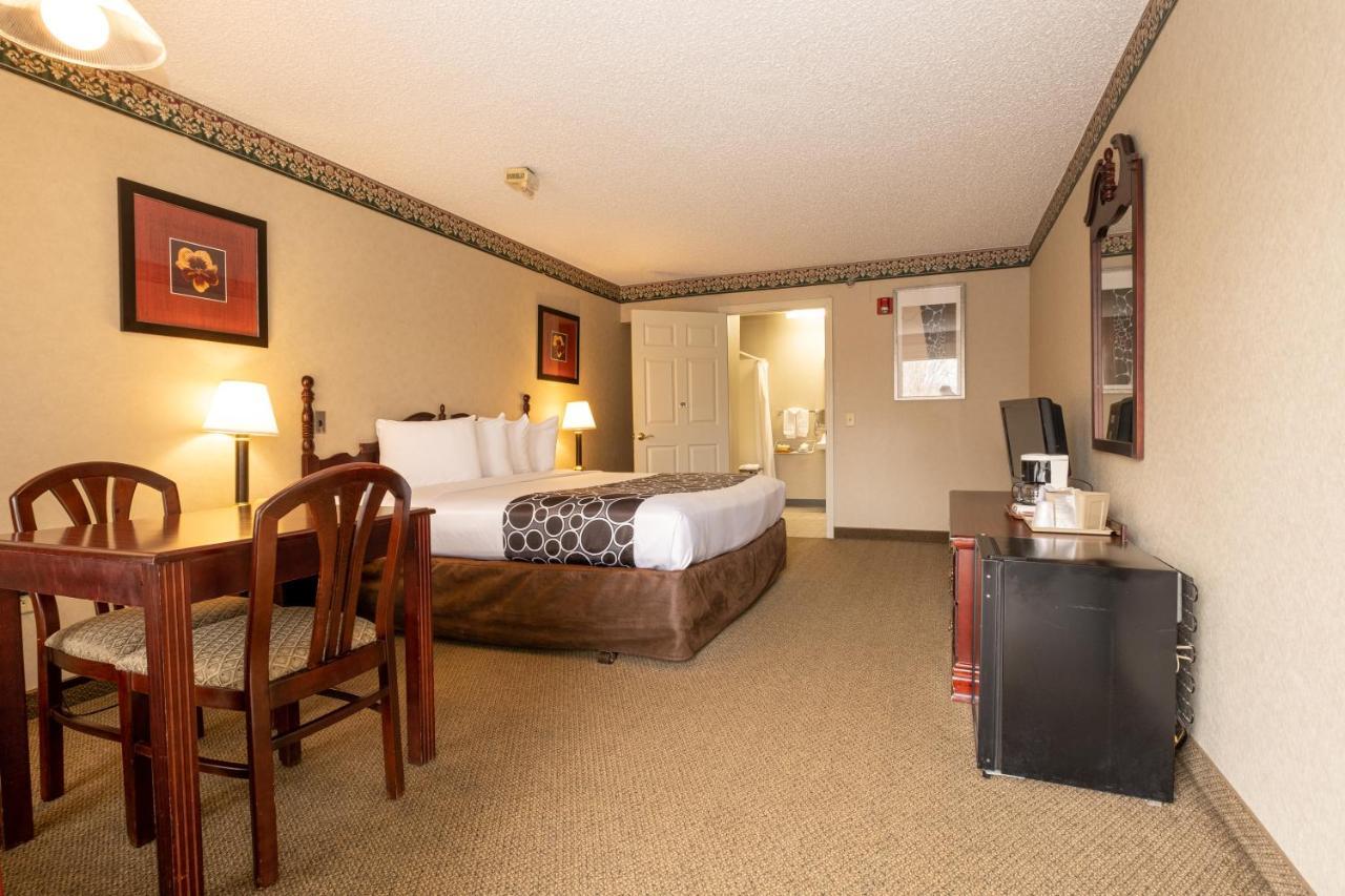 Hilltop Inn & Suites, Near Foxwoods Casino Норт-Стонінгтон Екстер'єр фото