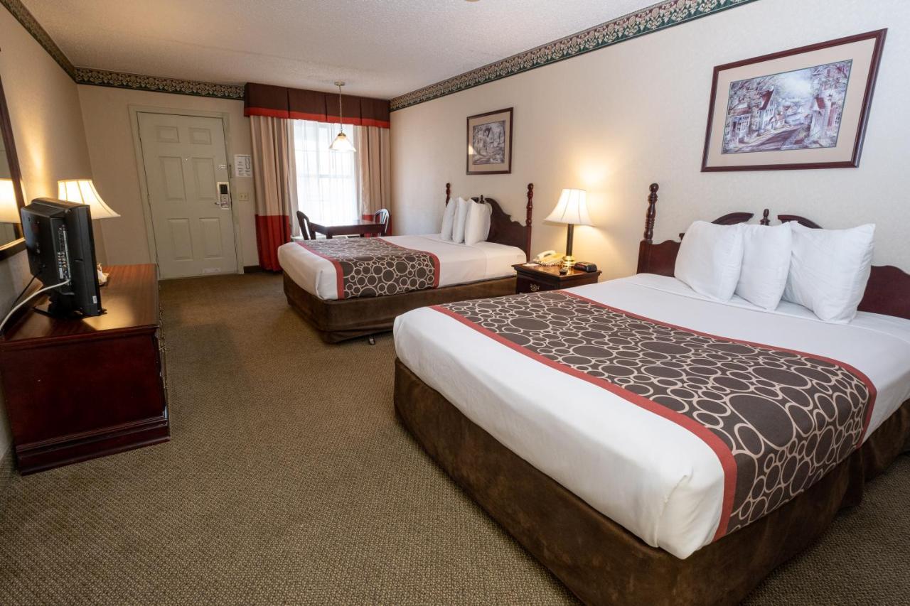 Hilltop Inn & Suites, Near Foxwoods Casino Норт-Стонінгтон Екстер'єр фото