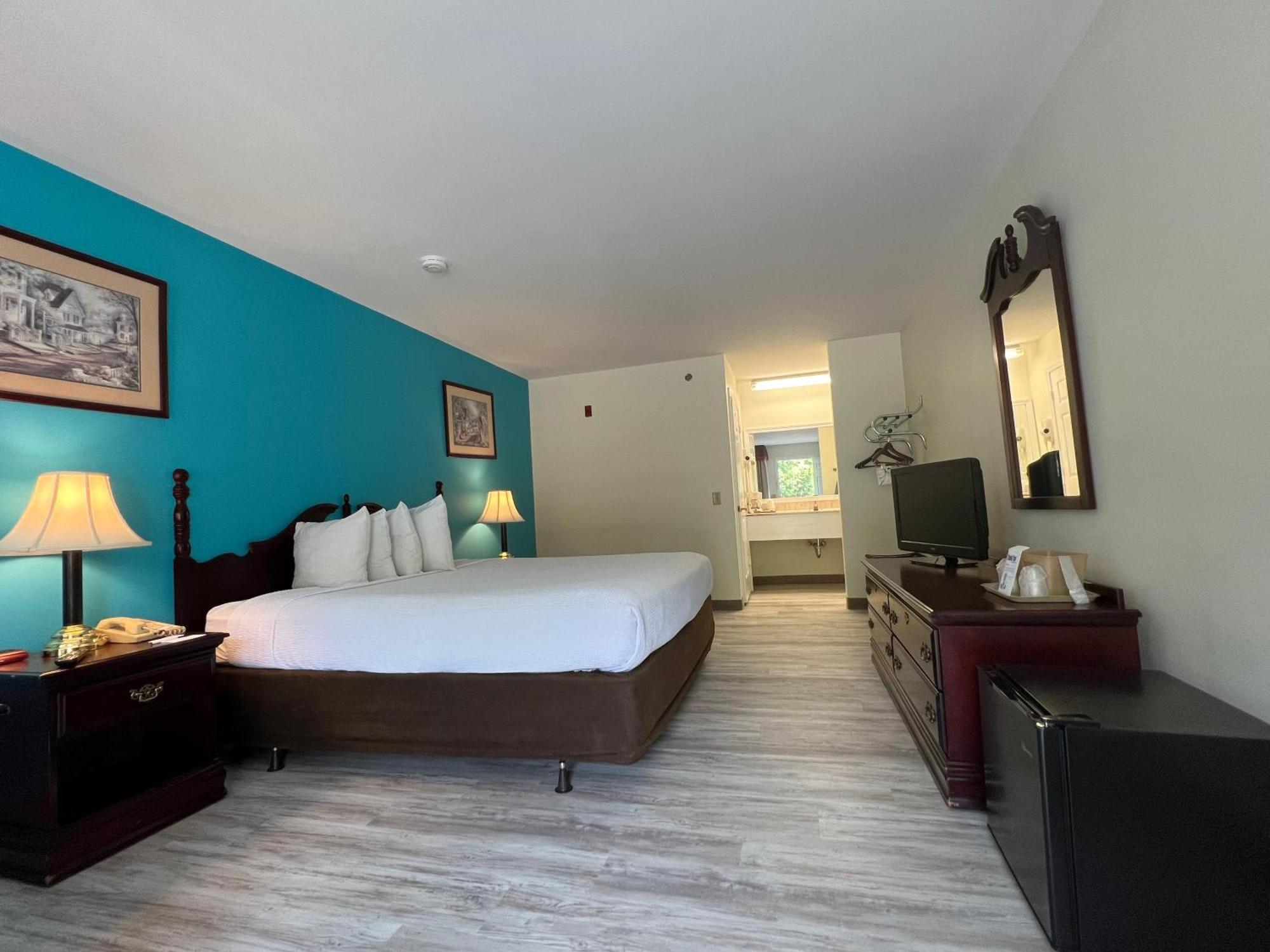 Hilltop Inn & Suites, Near Foxwoods Casino Норт-Стонінгтон Екстер'єр фото